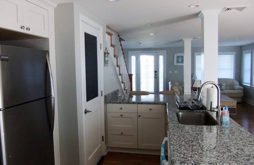 Milford House | Beautiful Completely Renovated 3 Bed 2 Bath Non-Smoking Home with Water Views