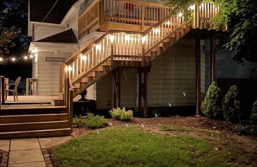 St. Charles Apartment | Beautiful, completely Private St. Charles 3 BR 1 1/2 Bath Apt. near Downtown