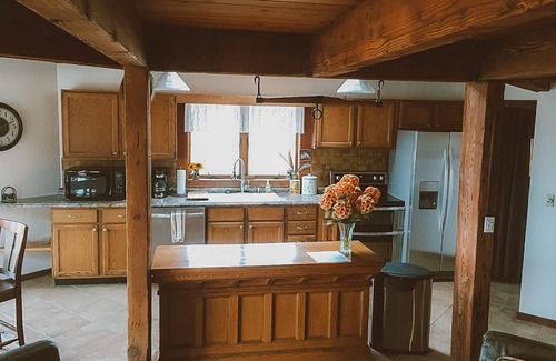 Elizabeth Cabin | Beautiful compound, 10 mile views, on 300 acre ranch, next to Galena Territory