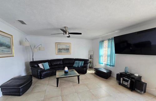 Lake Magdalene Apartment | Beautiful Condo Close to Busch Gardens