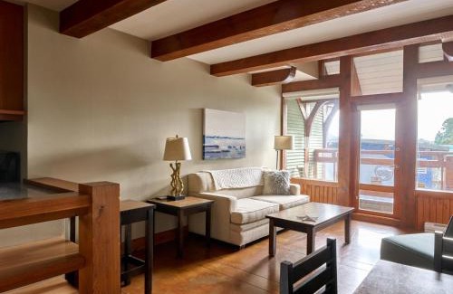 Ucluelet Apartment | Beautiful Condo In A Great Location, Oceanfront Complex - Oe