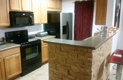 North Mountain Condo | Beautiful Condo in Northeast Phoenix 2 Car Garage