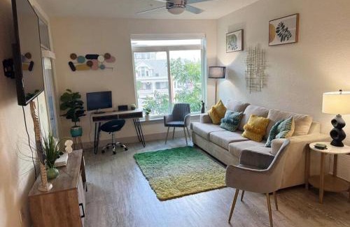Downtown San Antonio Apartment | Beautiful Condo on Riverwalk King Suite w Free Parking Pet Friendly Centrally Located on the Riverwalk