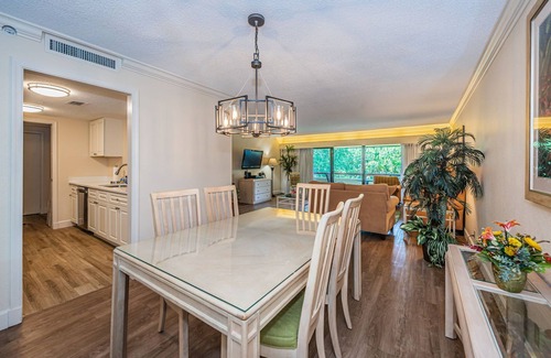 Palm Harbor Condo | Beautiful condo on Copperhead. Beaches nearby!