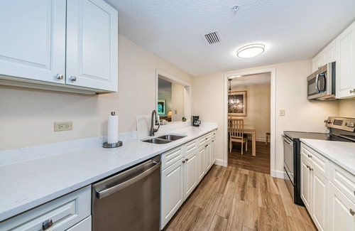 Palm Harbor Condo | Beautiful condo on Copperhead. Beaches nearby!