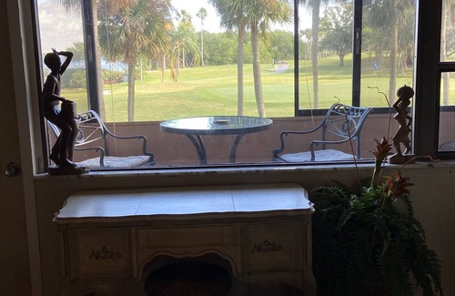 Cove Cay Condo | Beautiful Condo Overlooking Tampa Bay and the 16th Green