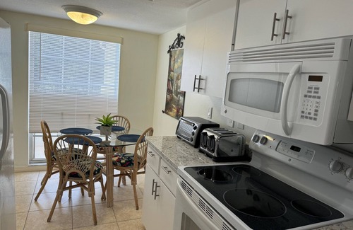 The Meadows Condo | Beautiful condo with golf view in the Meadows Golf Club.