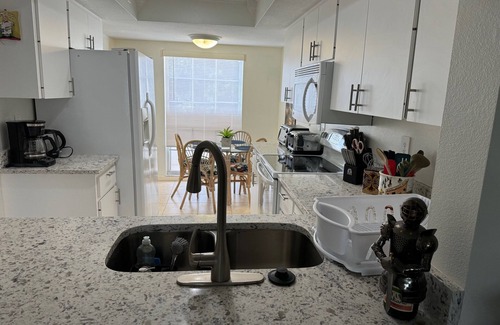 The Meadows Condo | Beautiful condo with golf view in the Meadows Golf Club.