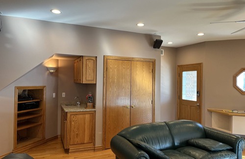 Anchorville House | Beautiful Contemporary 3200sq ft Lake Oasis w/Amazing Views!