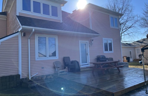 Anchorville House | Beautiful Contemporary 3200sq ft Lake Oasis w/Amazing Views!