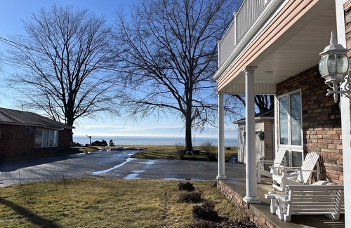 Anchorville House | Beautiful Contemporary 3200sq ft Lake Oasis w/Amazing Views!