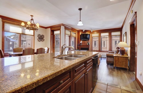 Copper Mountain Village Condo | Beautiful Corner Condo In The Heart of Copper. Indoor hot tub. Indoor Gym MC308