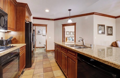 Copper Mountain Village Condo | Beautiful Corner Condo In The Heart of Copper. Indoor hot tub. Indoor Gym MC308