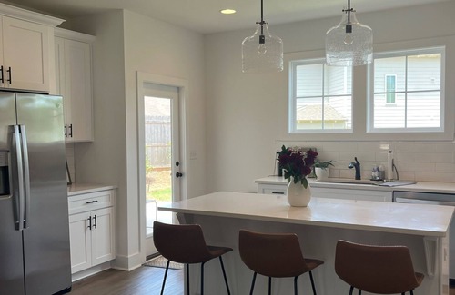 Auburn House | Beautiful Cottage in Auburn-Game Day Awaits. Arkansas v. Auburn available!