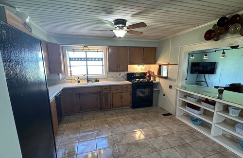 Huron Cottage | Beautiful Cottage in the Shadow of Cedar Point