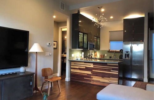 Eureka Valley Cottage | Beautiful Cottage, hot tub, in great neighborhood