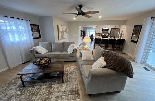 West Lafayette House | Beautiful country home close to Purdue U.Campfires,screened gazebo for cookouts