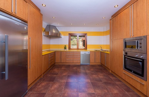 Arta Villa | Beautiful Country House with Pool, Wi-Fi, Balcony and Terrace; Parking Available