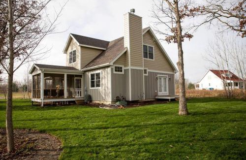 Sawyer House | Beautiful Countryside Cabin Rental for a Relaxing Getaway on the Lake in Sawyer, Michigan