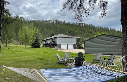 Custer House | Beautiful Countryside with Forest Service Border. Next to Custer State Park