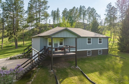 Custer House | Beautiful Countryside with Forest Service Border. Next to Custer State Park