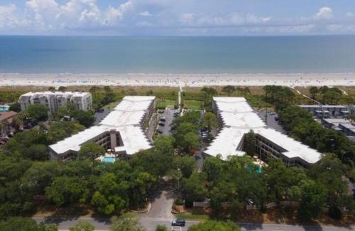 Hilton Head Island Apartment | Beautiful Couples Retreat Oceanview, Bikes Chairs Incl