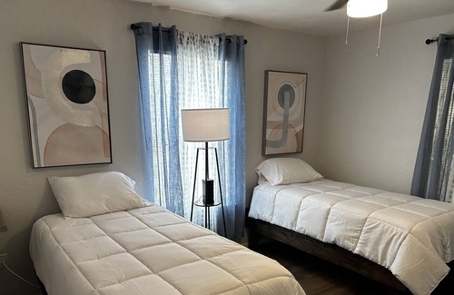 Eagle Pass Apartment | Beautiful Cozy 2-Bedroom Apartment 10 minutes from Kickapoo Lucky Eagle Casino!