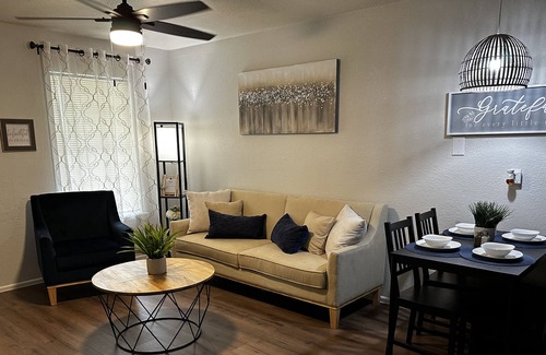 Eagle Pass Apartment | Beautiful Cozy 2-Bedroom Apartment 10 minutes from Kickapoo Lucky Eagle Casino!