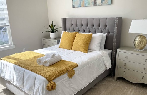 Piscataway Apartment | Beautiful cozy 2 bed, 2 bath apartment with pool
