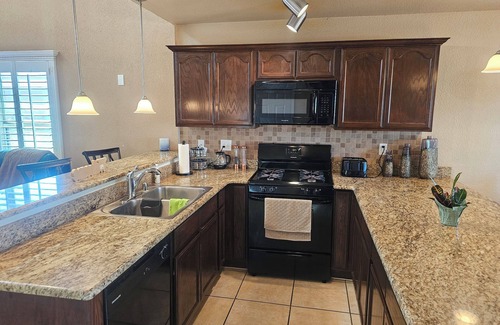 Biggs Field House | Beautiful Cozy 4 bedroom Home With Great Location!