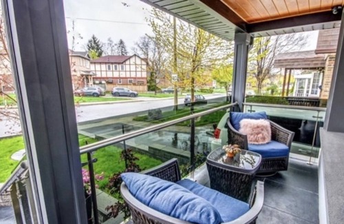 Topham Park House | beautiful Cozy Brand new furnished and newly renovated bungalow