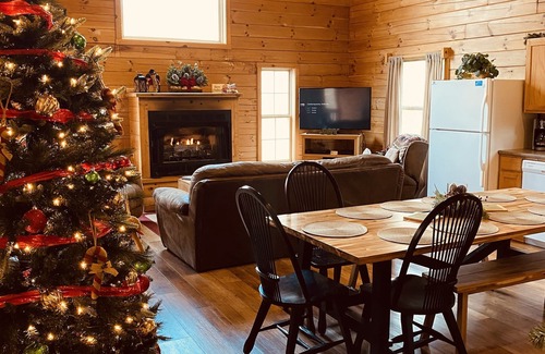 Logan Cabin | Beautiful, cozy cabin in the Hocking Hills!
