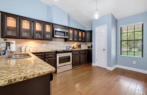 Tallahassee House | Beautiful Cozy Pool Oasis, 3/2 Heated Pool Home, Fenced, Pet Friendly, King Bed