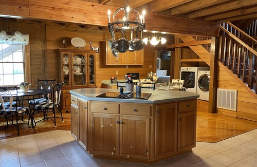 Deep Run House | Beautiful Creek-front Cabin convenient to Greenville and Kinston