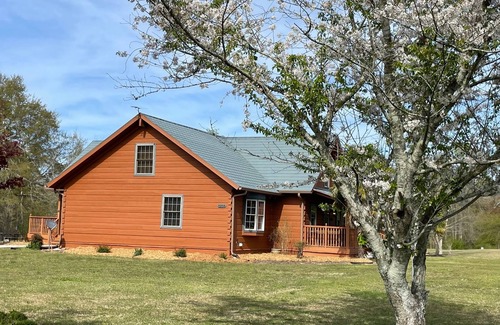 Deep Run House | Beautiful Creek-front Cabin convenient to Greenville and Kinston