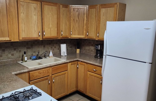 Champaign House | Beautiful creekside home near UIUC
