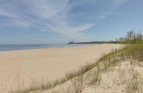 Sheboygan Apartment | Beautiful Day Getaway - Lake Michigan Views