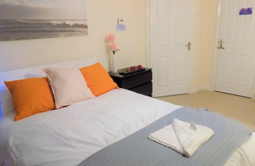 Gamston House | Beautiful Double Room | Warwick Uni
