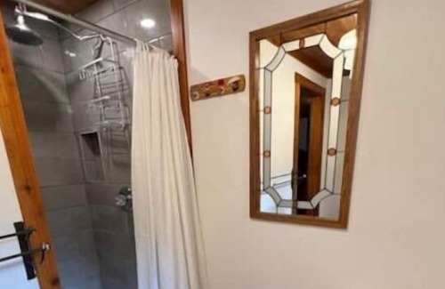 Squamish Cabin | Beautiful Downtown 'Forest' Cabin with hot tub