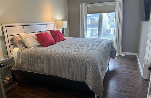 Red Deer House | Beautiful Duplex in Red Deer South.