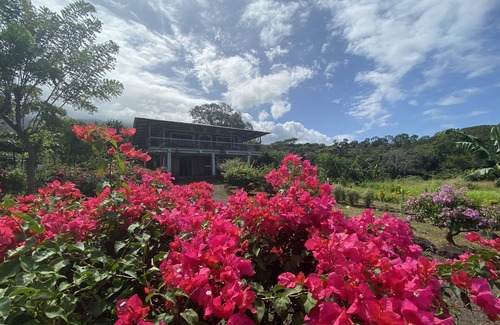 Balgue House | Beautiful Eco-Farm with Spectacular Views
