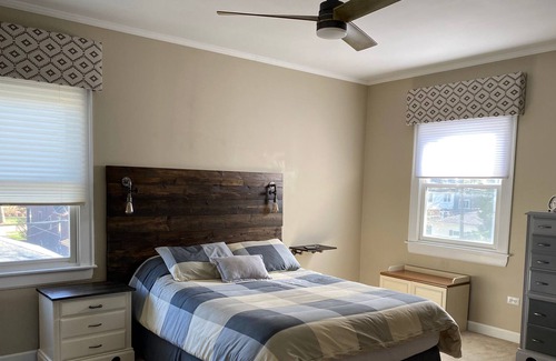 Western Springs House | Beautiful English Cottage in Historic Old Town