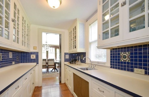 Historic Water Tower House | Beautiful English Mansion, 1/4 mile from Lake and close to Arts & Entertainment
