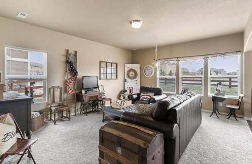 Peyton House | Beautiful Enjoyable Family Home Minutes Away from Peterson Air Force Base