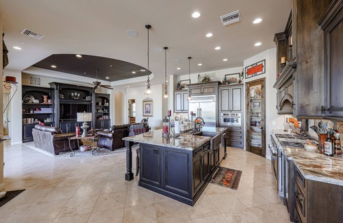 Peoria House | Beautiful Entertainers Dream! Large resort-like pool-Putting green-over 1 acre