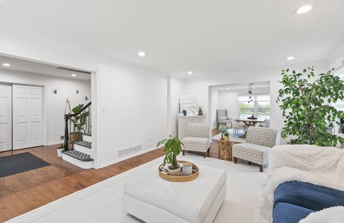 Glen Ellyn House | Beautiful EVENT ONLY Space - Lakeview