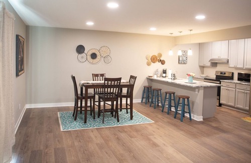 Shakopee Apartment | BEAUTIFUL EXECUTIVE SUITE IN A RESIDENTIAL HOME