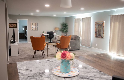 Shakopee Apartment | BEAUTIFUL EXECUTIVE SUITE IN A RESIDENTIAL HOME