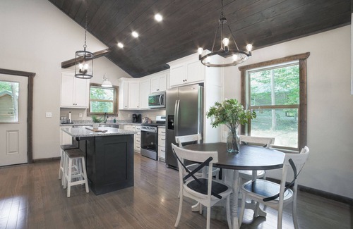 Murphy Cabin | Beautiful Fall Escape Near Downtown Murphy with a Fire Pit & Hot Tub