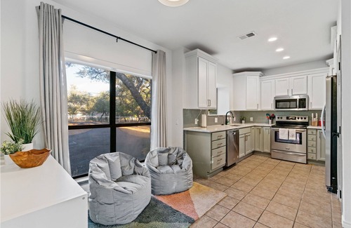 Austin House | Beautiful Family-Friendly Home with *Amenities!*